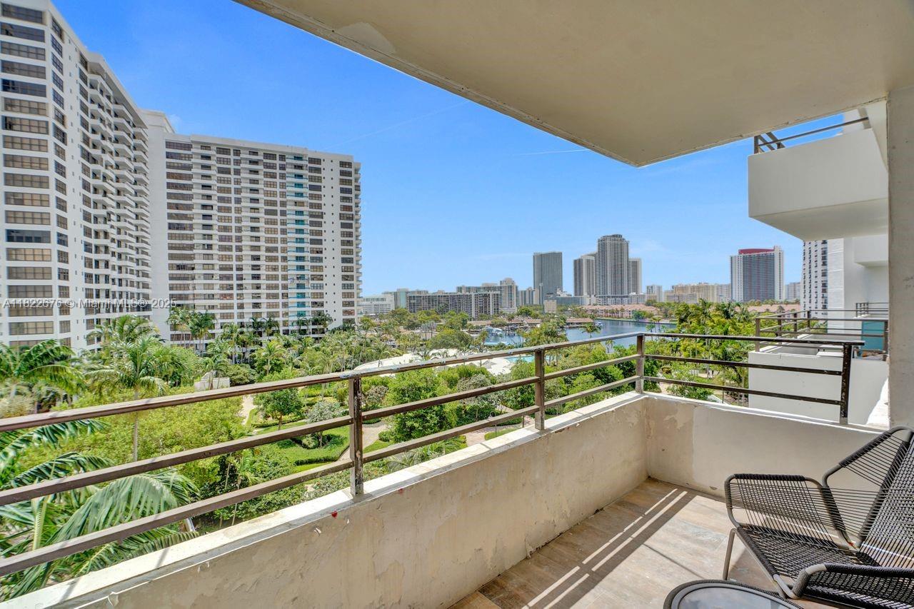 600 Three Islands Blvd # 615