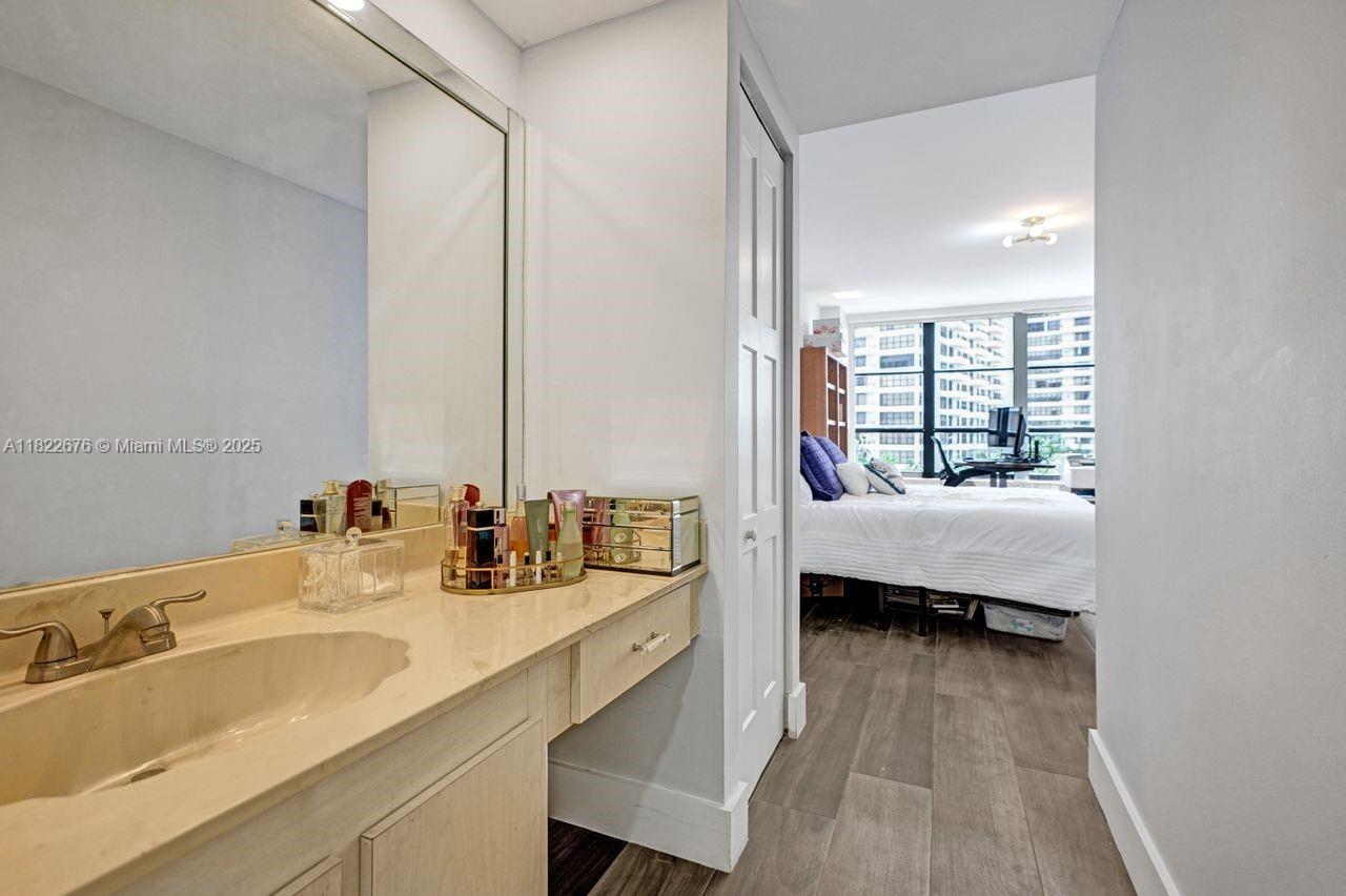 600 Three Islands Blvd # 615