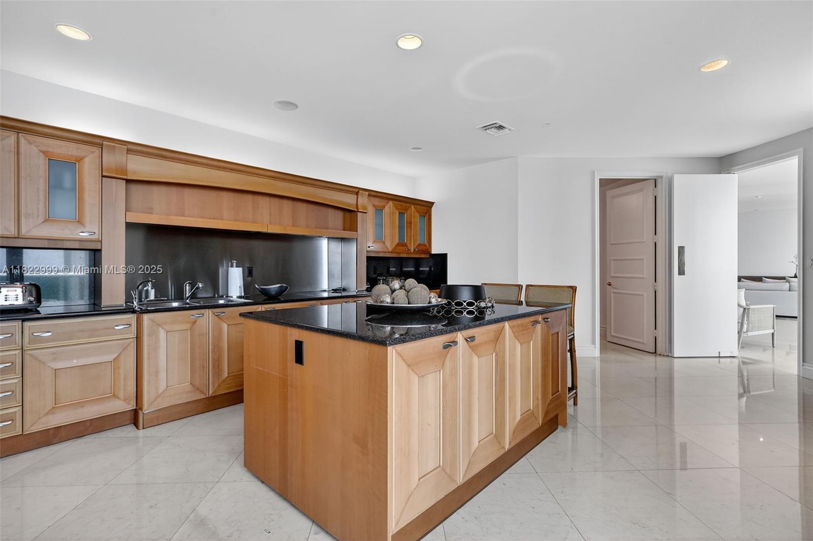 20155 NE 38th Ct # 2201