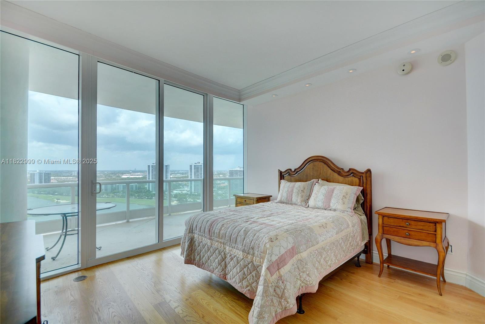 20155 NE 38th Ct # 2201