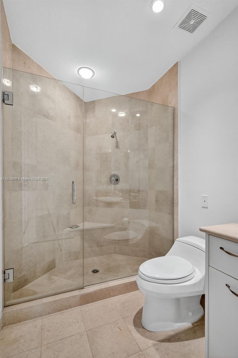 20155 NE 38th Ct # 2201