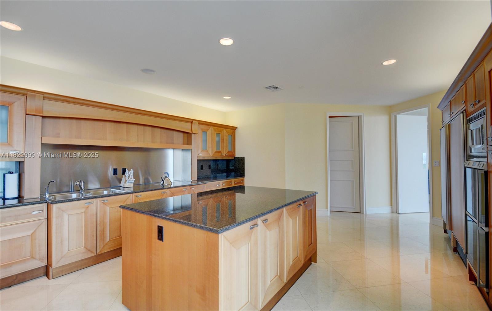 20155 NE 38th Ct # 2201