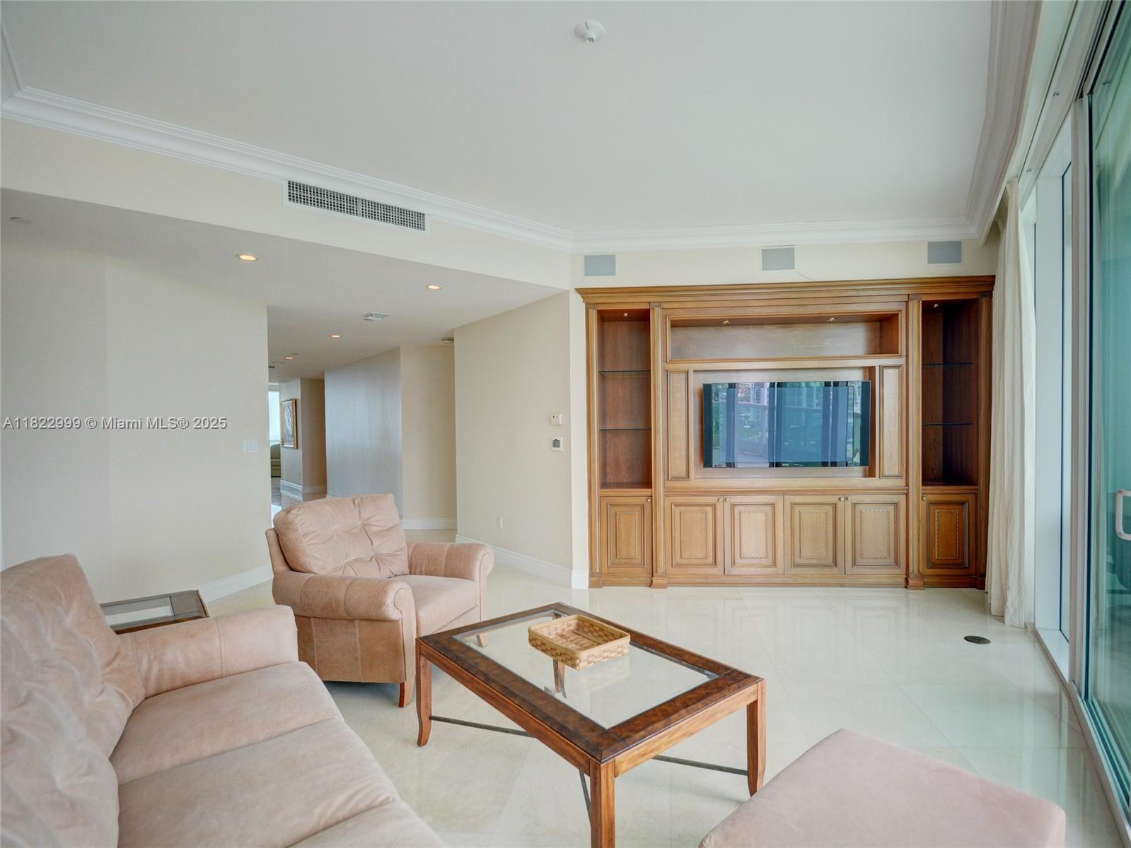 20155 NE 38th Ct # 2201