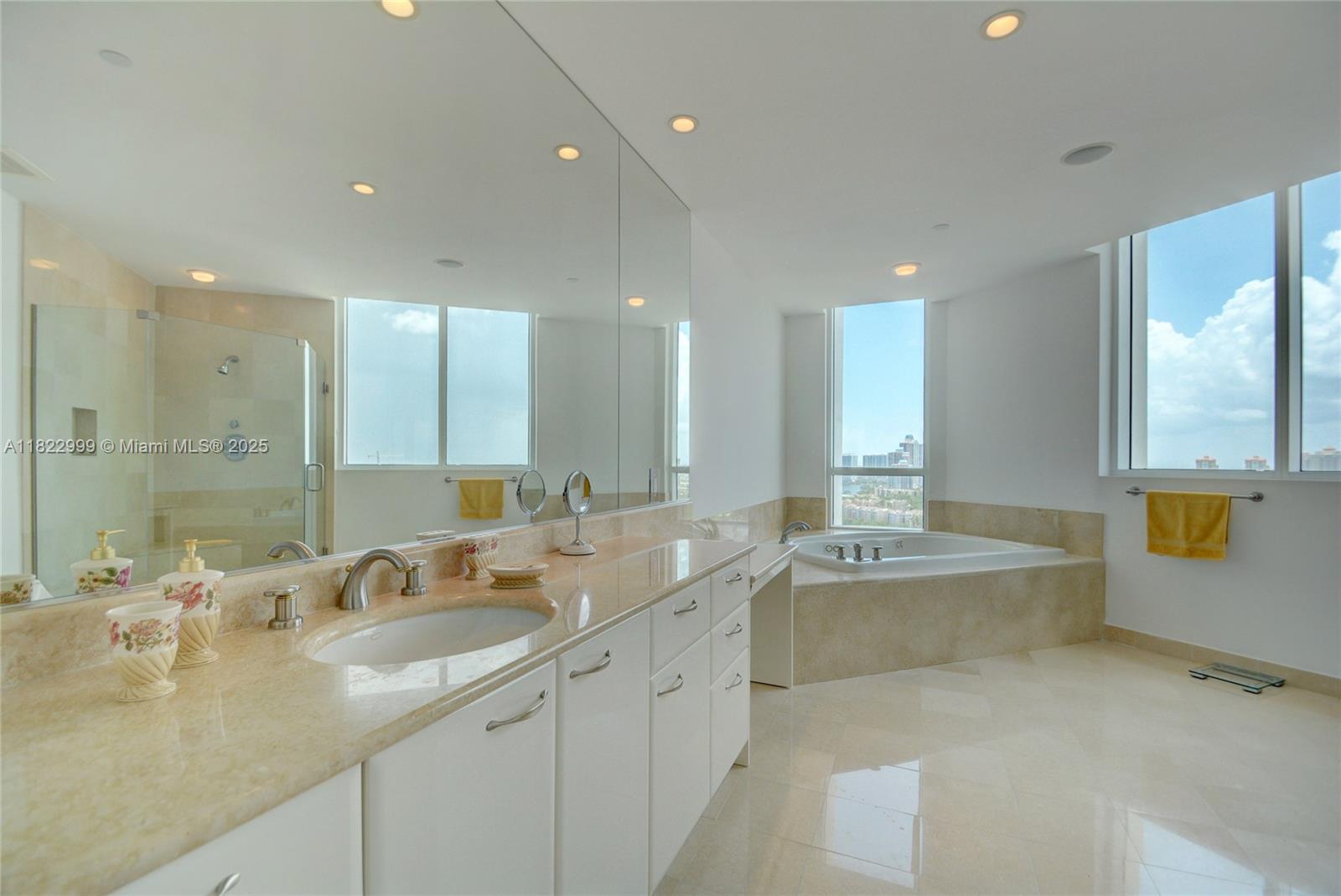 20155 NE 38th Ct # 2201