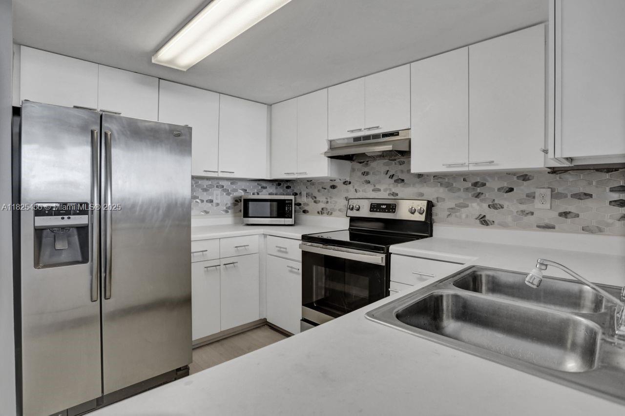 3000 Coral Way # 808