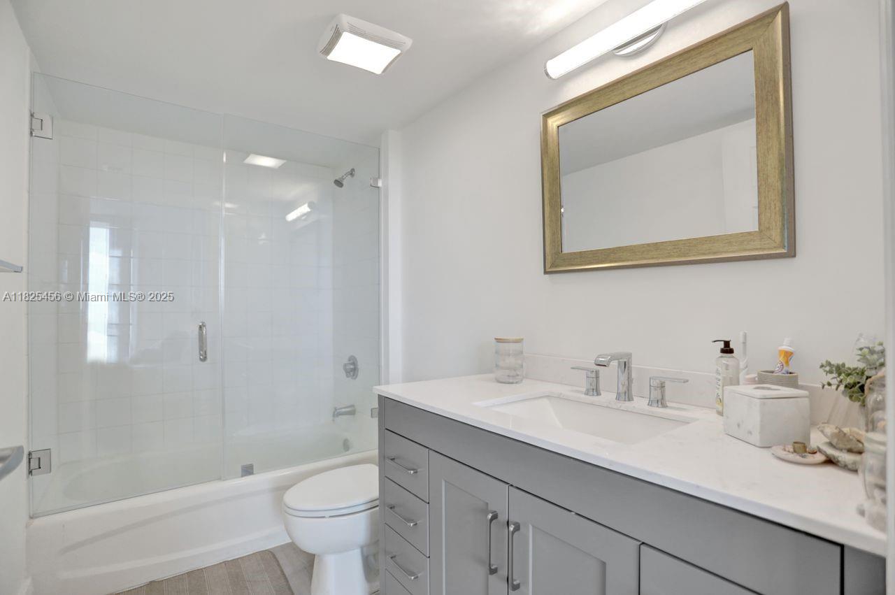 3000 Coral Way # 808