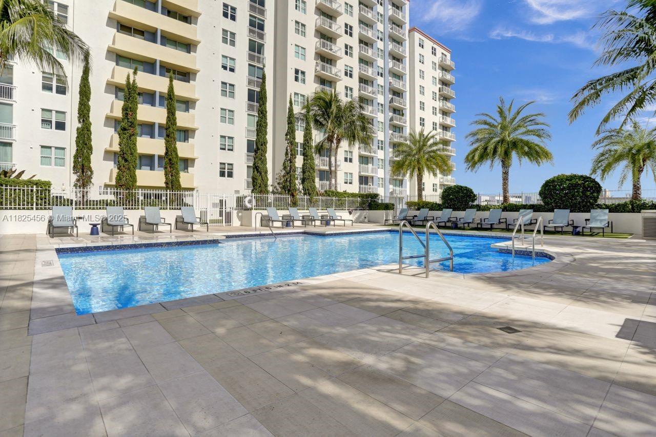3000 Coral Way # 808