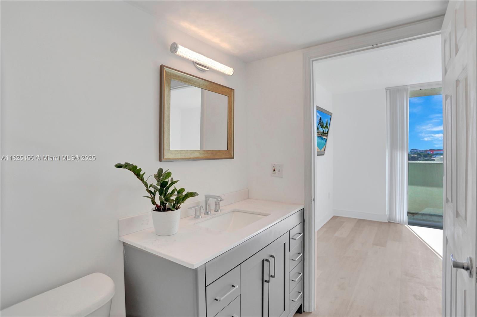 3000 Coral Way # 808