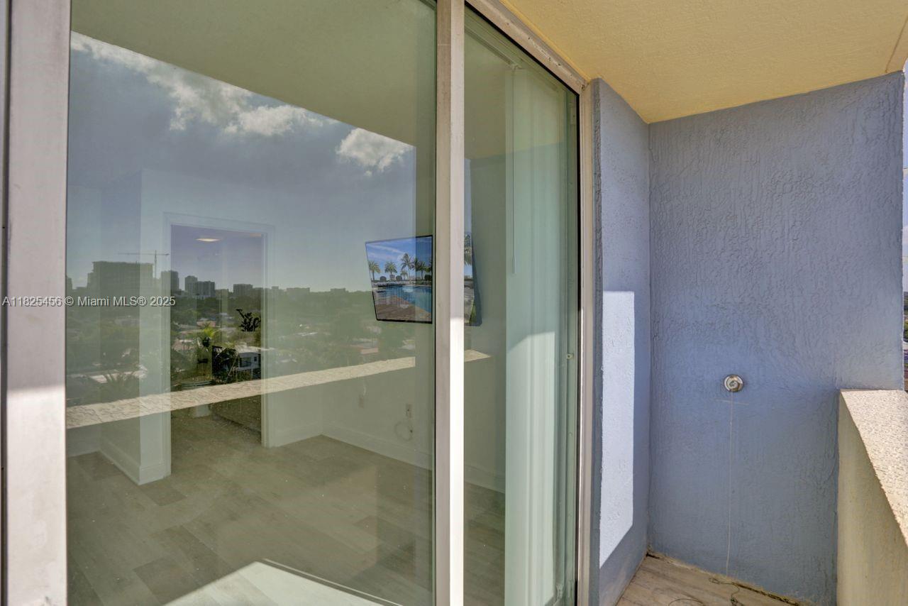 3000 Coral Way # 808