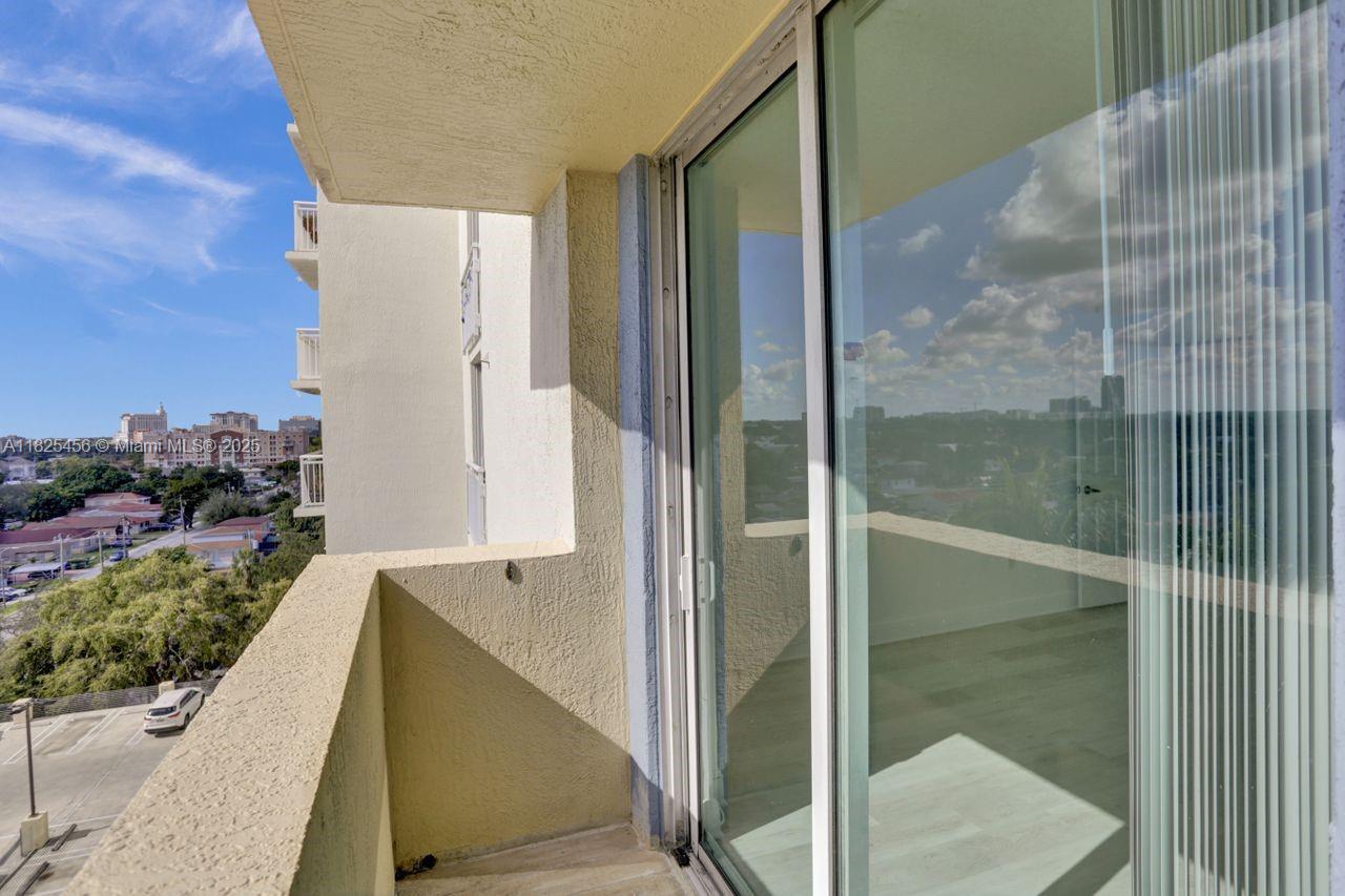 3000 Coral Way # 808