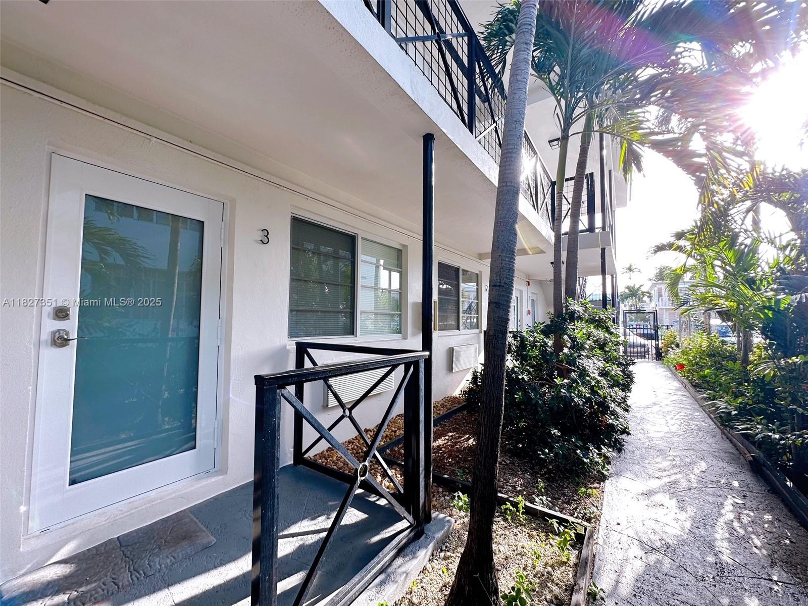 7315 Byron Ave # 3