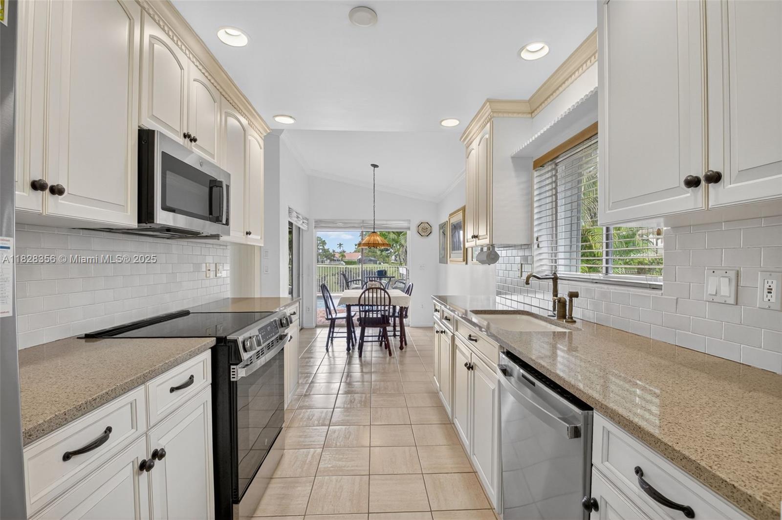 10344 Sunset Bend Dr
