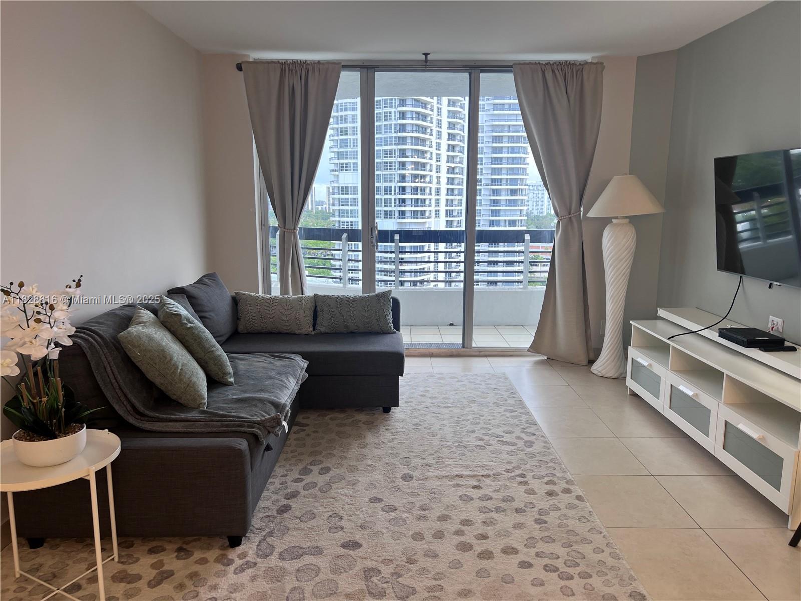3600 Mystic Pointe Dr # 1510
