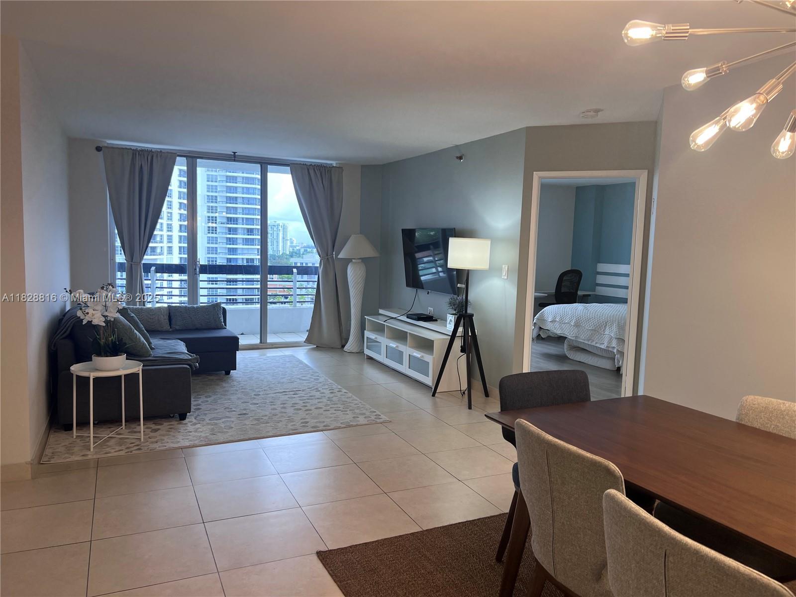 3600 Mystic Pointe Dr # 1510