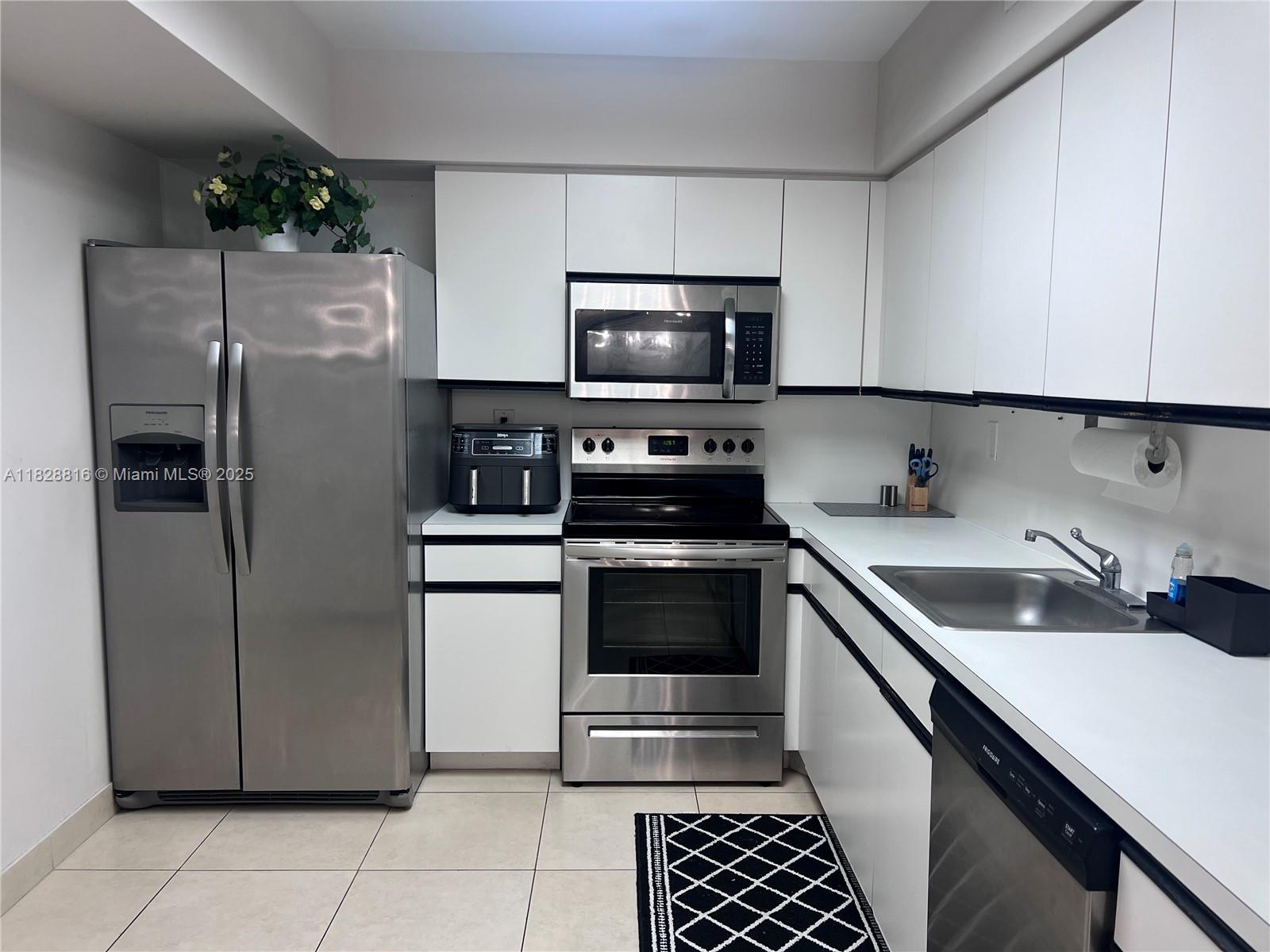 3600 Mystic Pointe Dr # 1510