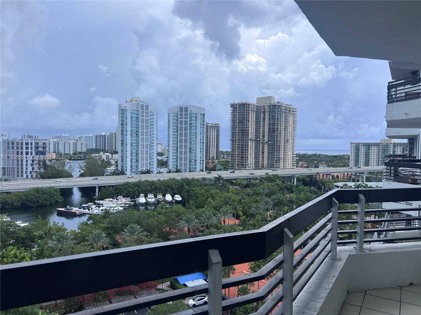 3600 Mystic Pointe Dr # 1510