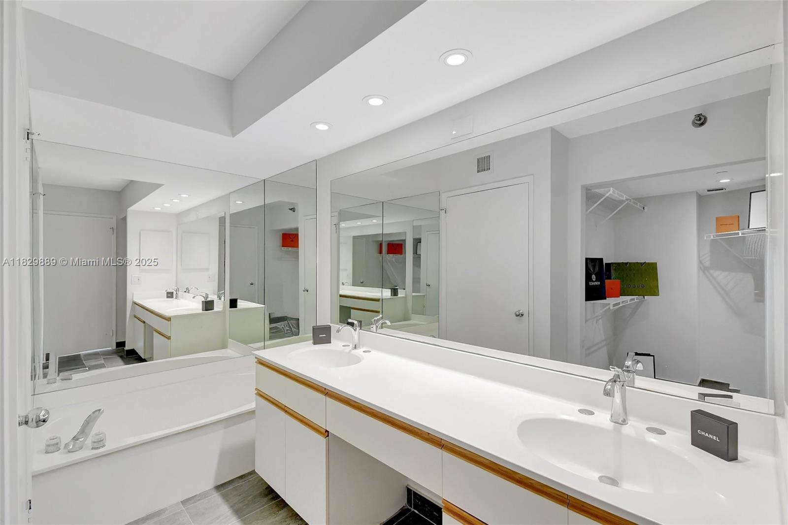 3400 NE 192nd St # 1606