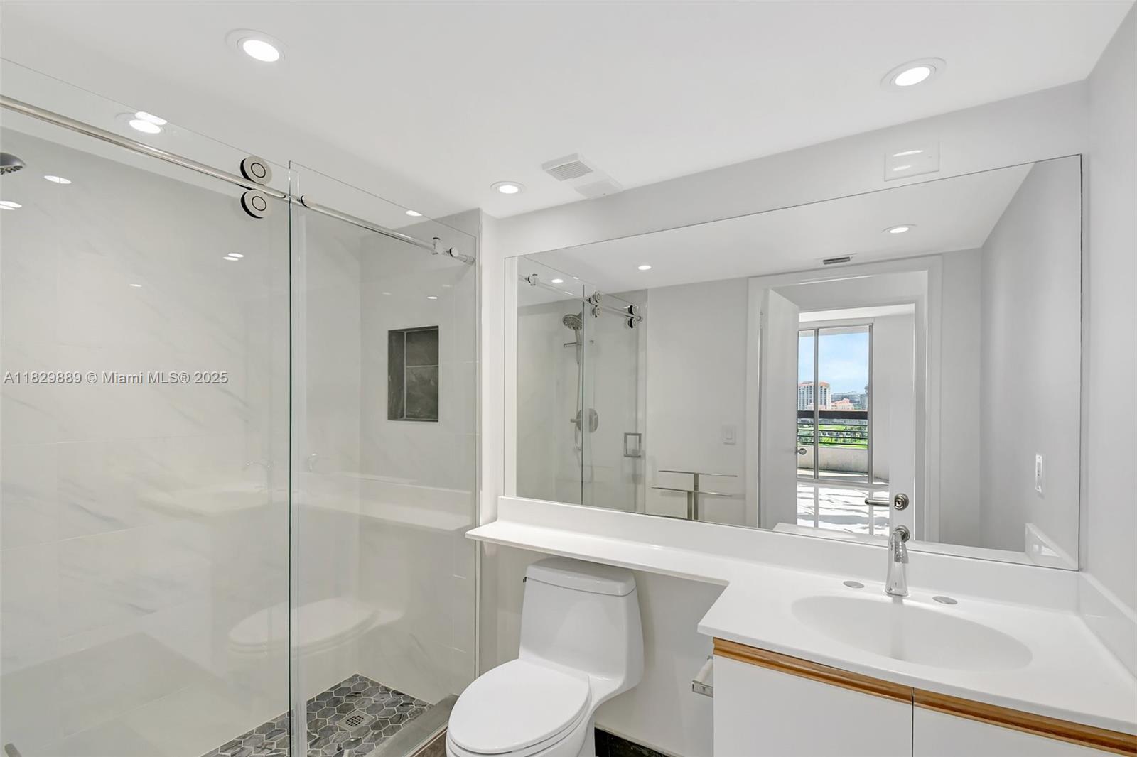 3400 NE 192nd St # 1606