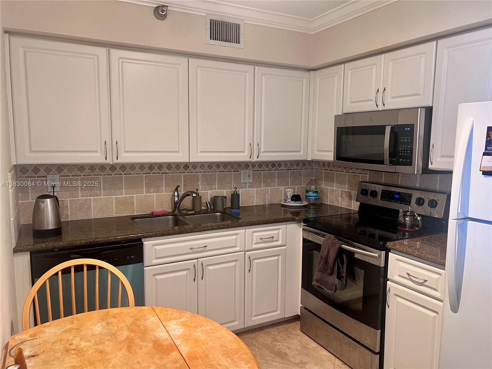 3400 NE 192nd St Unit: LPH2