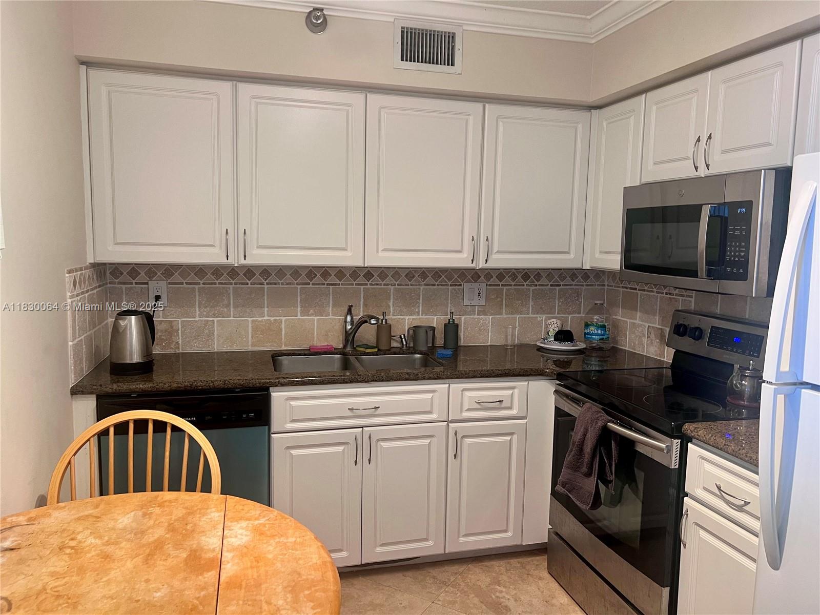 3400 NE 192nd St Unit: LPH2