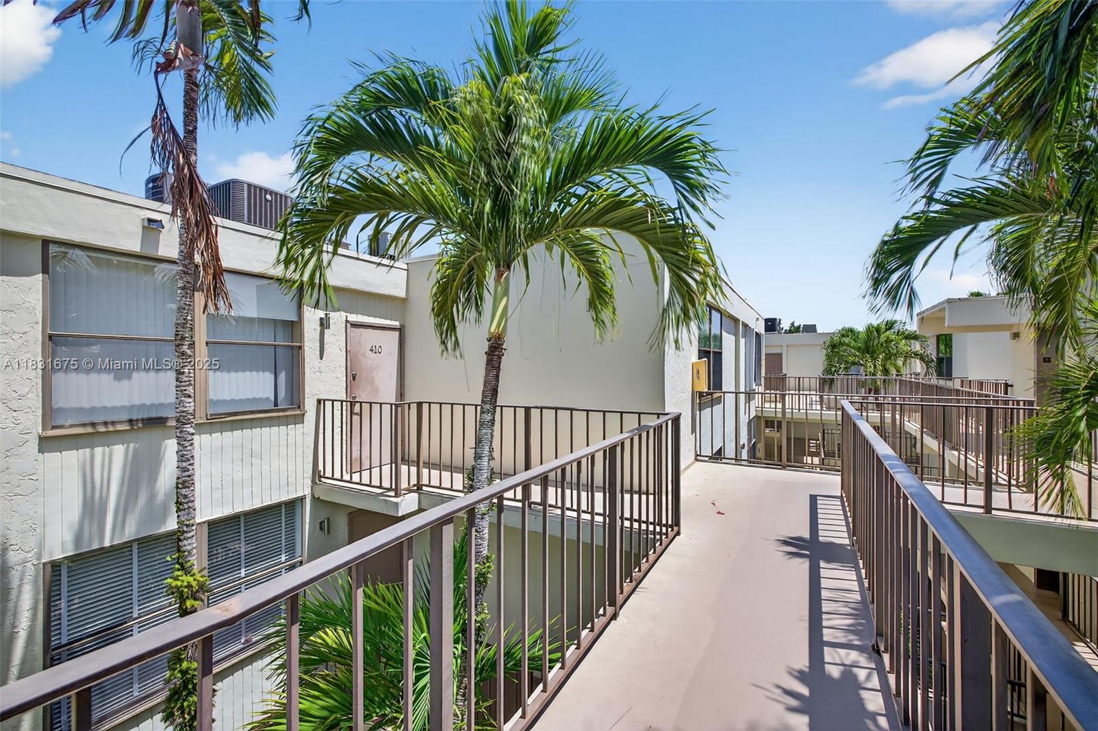 20381 NE 30th Ave # 7 Unit: 410-7