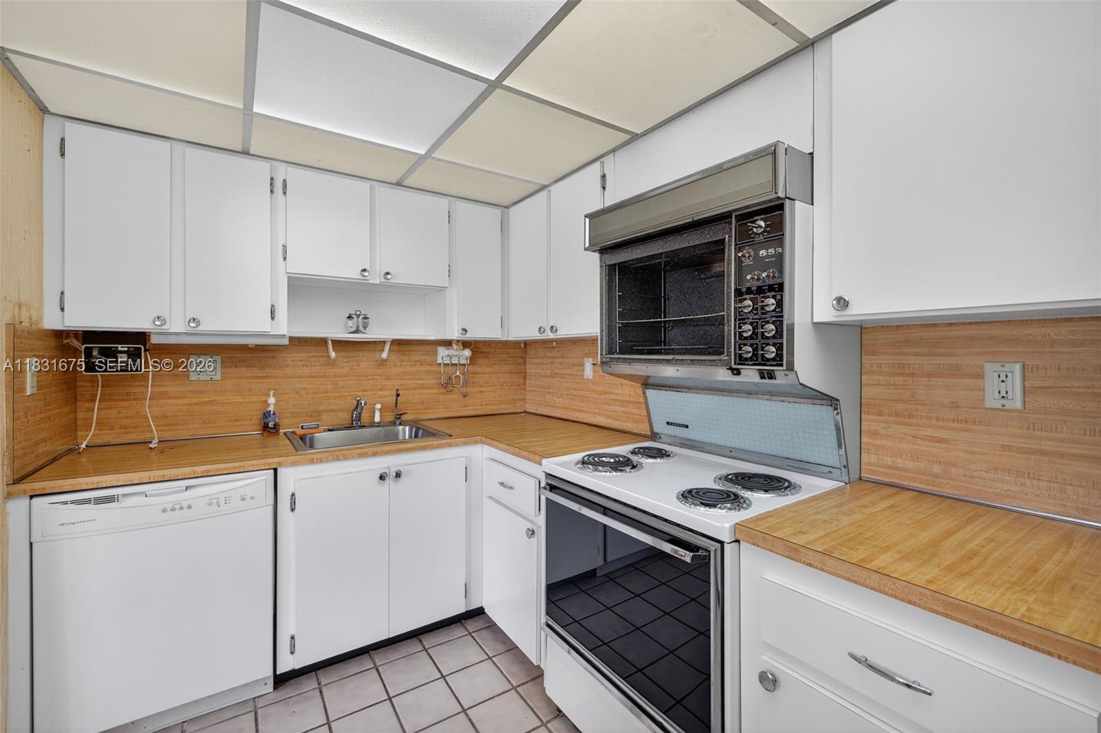 20381 NE 30th Ave # 7 Unit: 410-7
