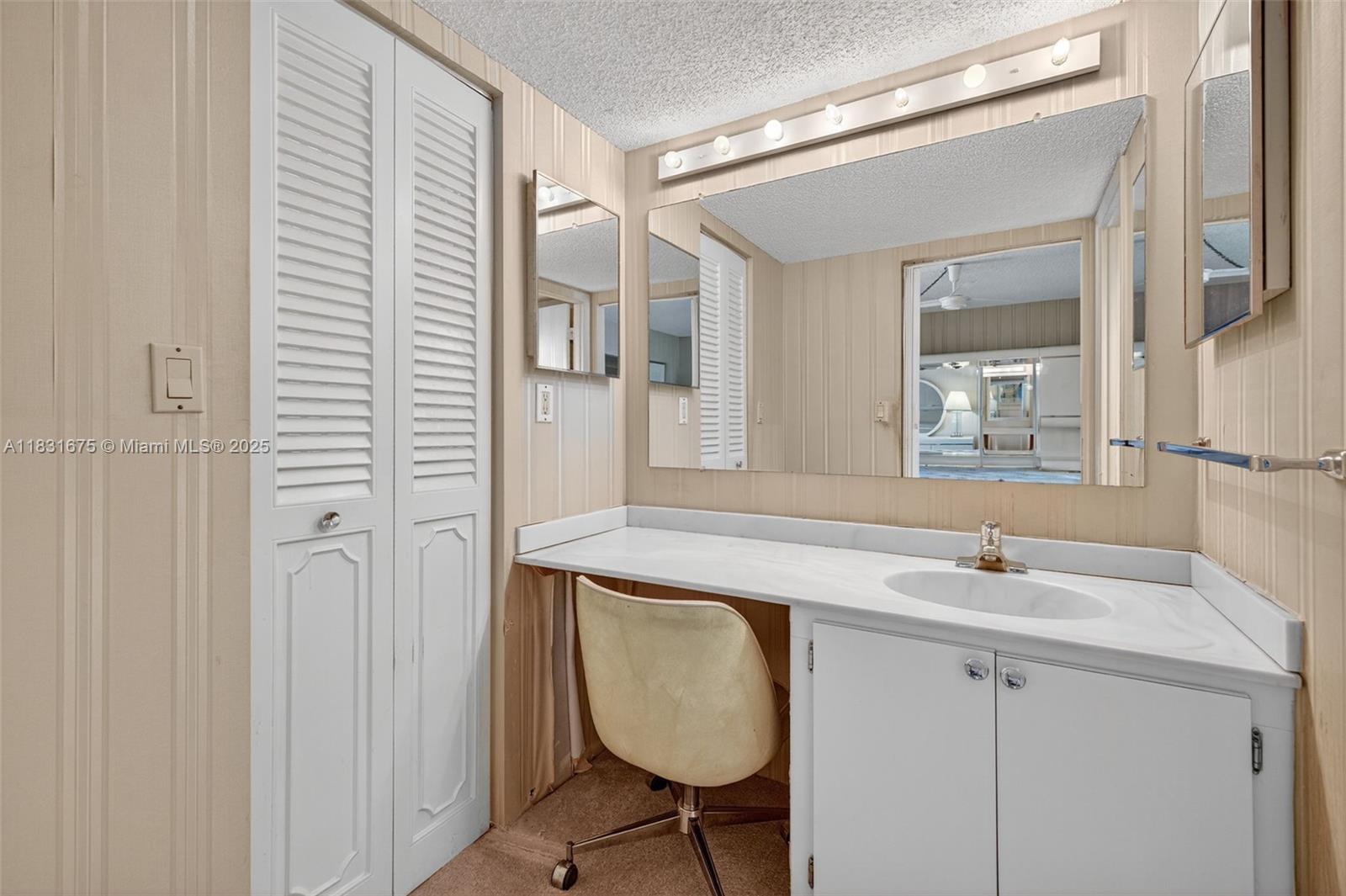 20381 NE 30th Ave # 7 Unit: 410-7