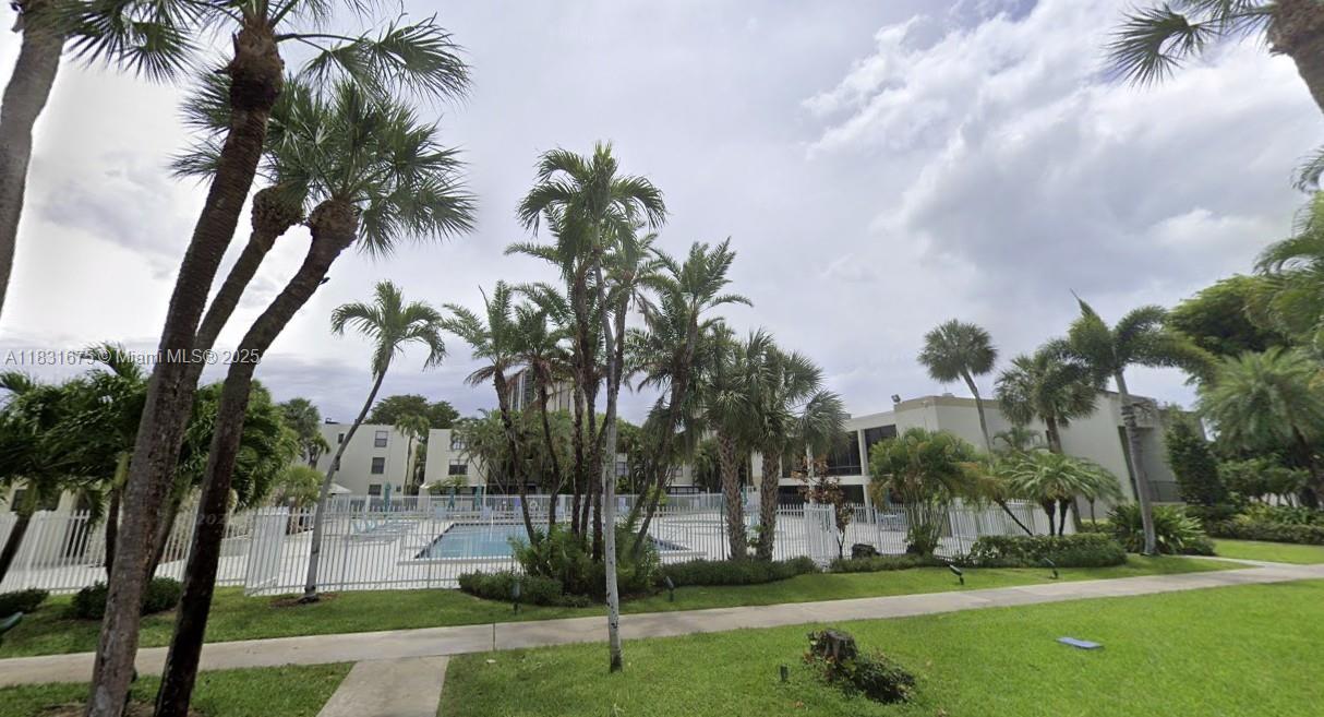 20381 NE 30th Ave # 7 Unit: 410-7