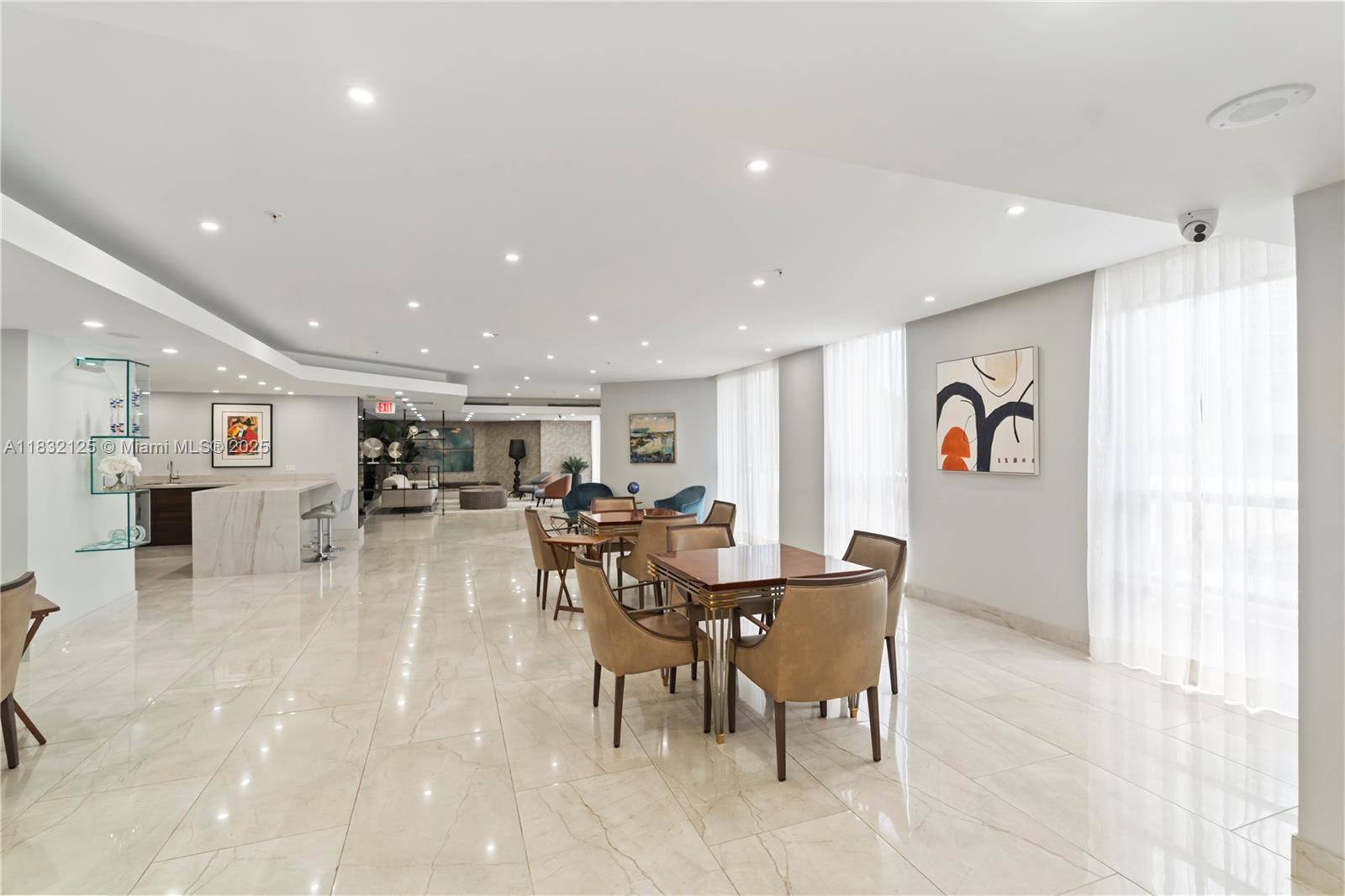 20191 E Country Club Dr # 407