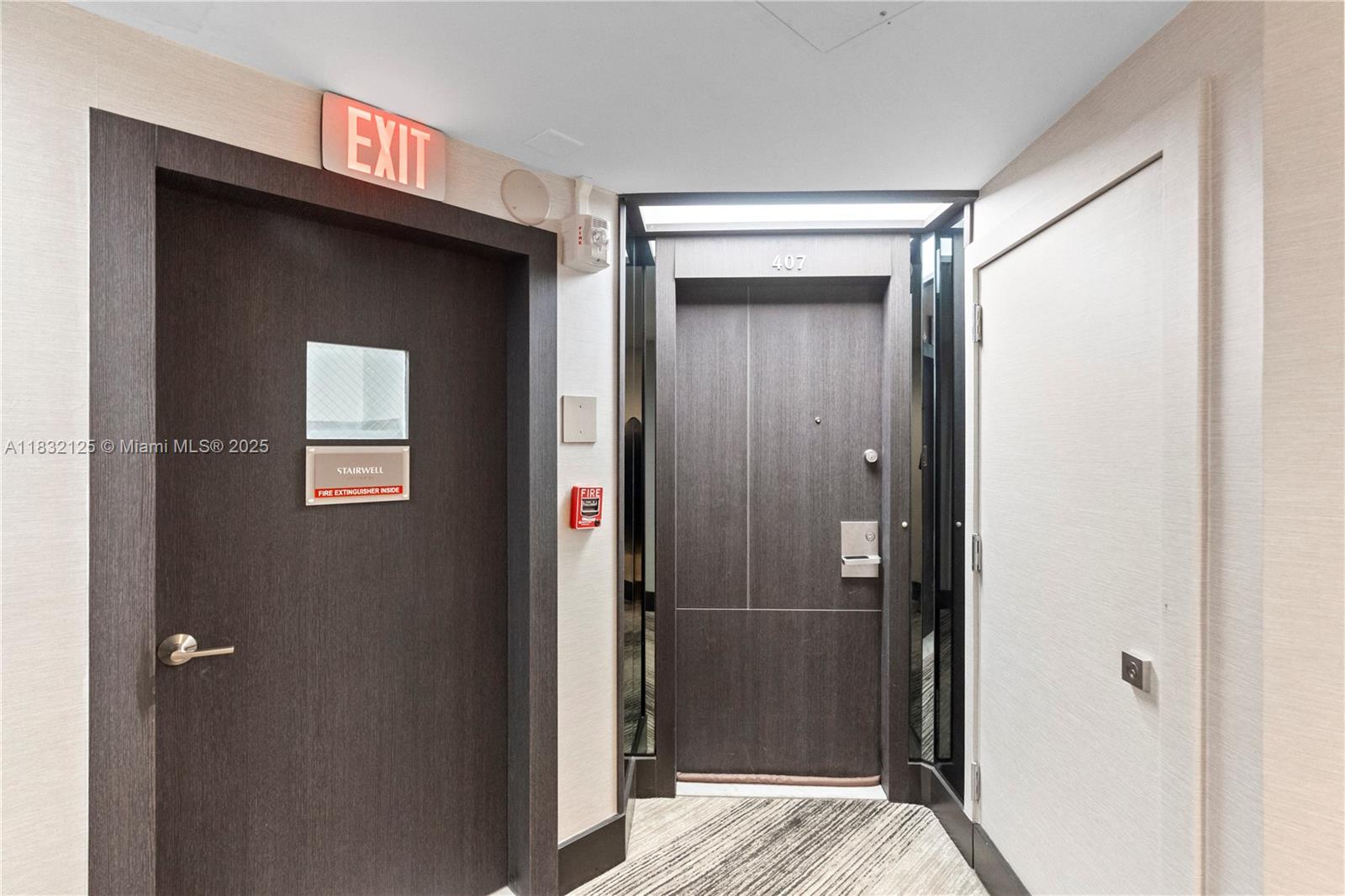 20191 E Country Club Dr # 407