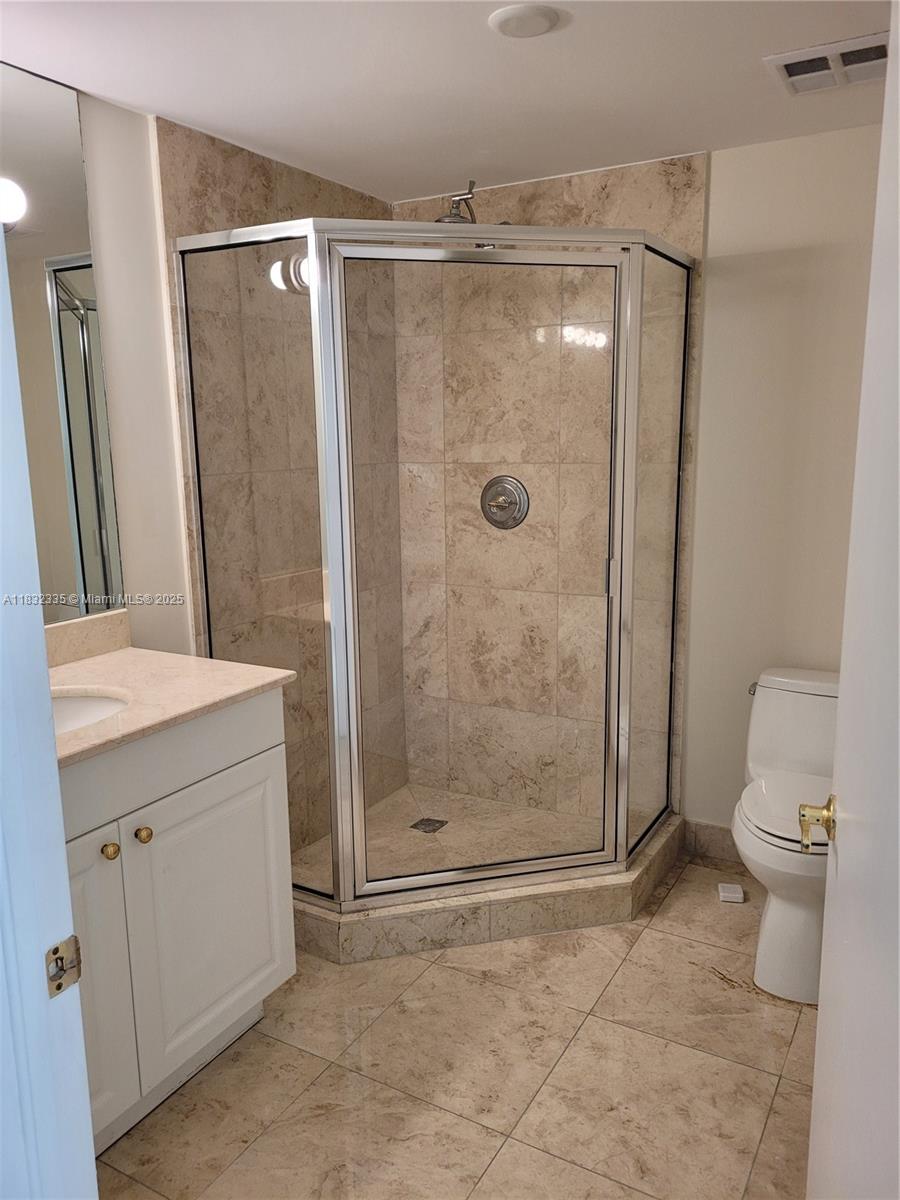 20201 E Country Club Dr # 2203