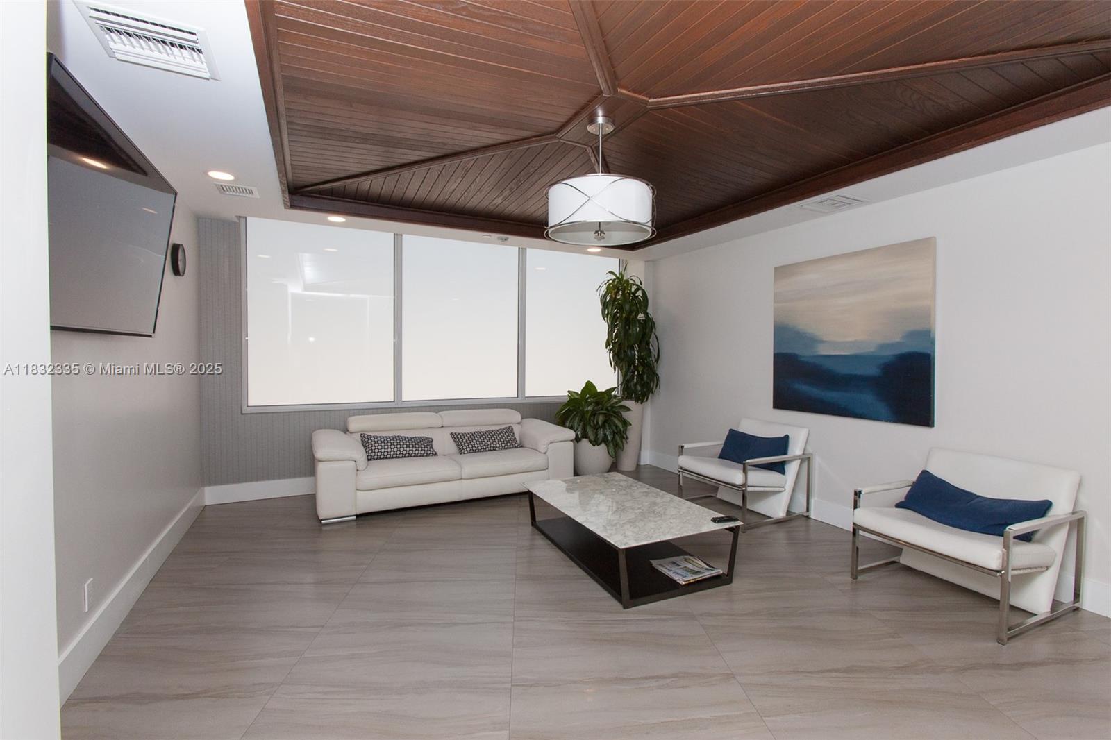 20201 E Country Club Dr # 2203