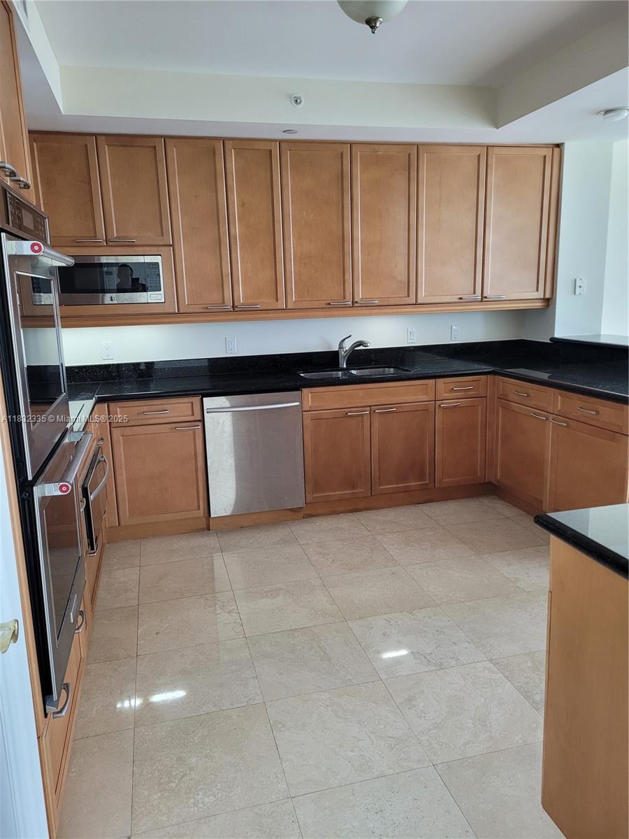 20201 E Country Club Dr # 2203