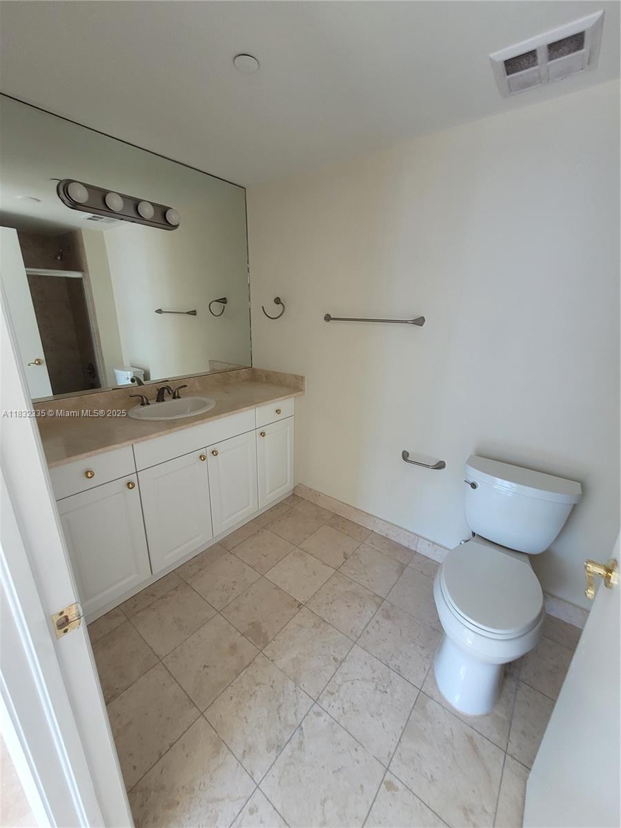 20201 E Country Club Dr # 2203