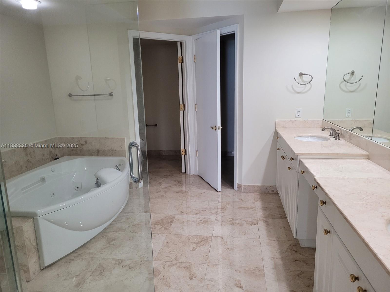 20201 E Country Club Dr # 2203