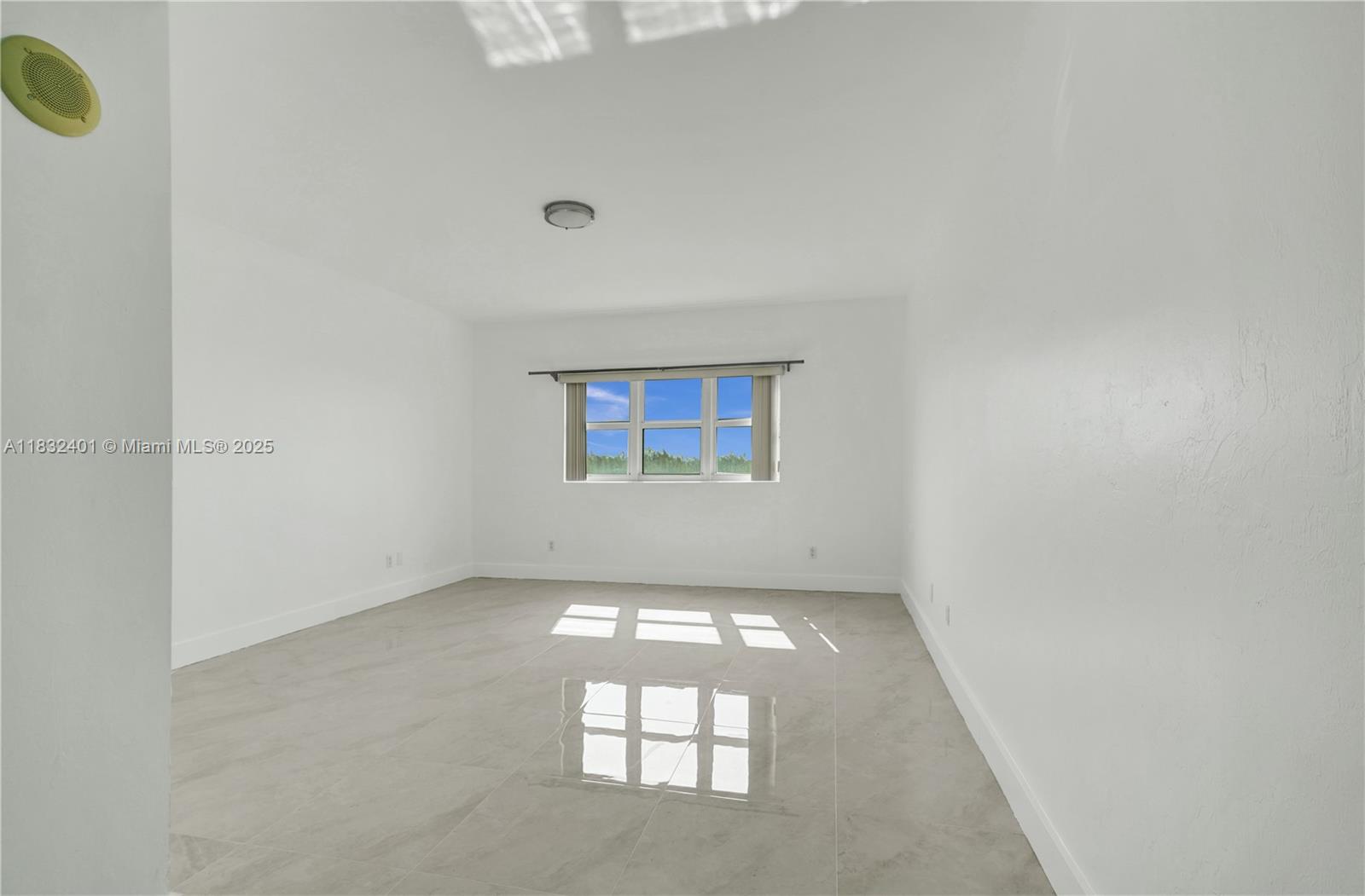 14951 Royal Oaks Ln # 806