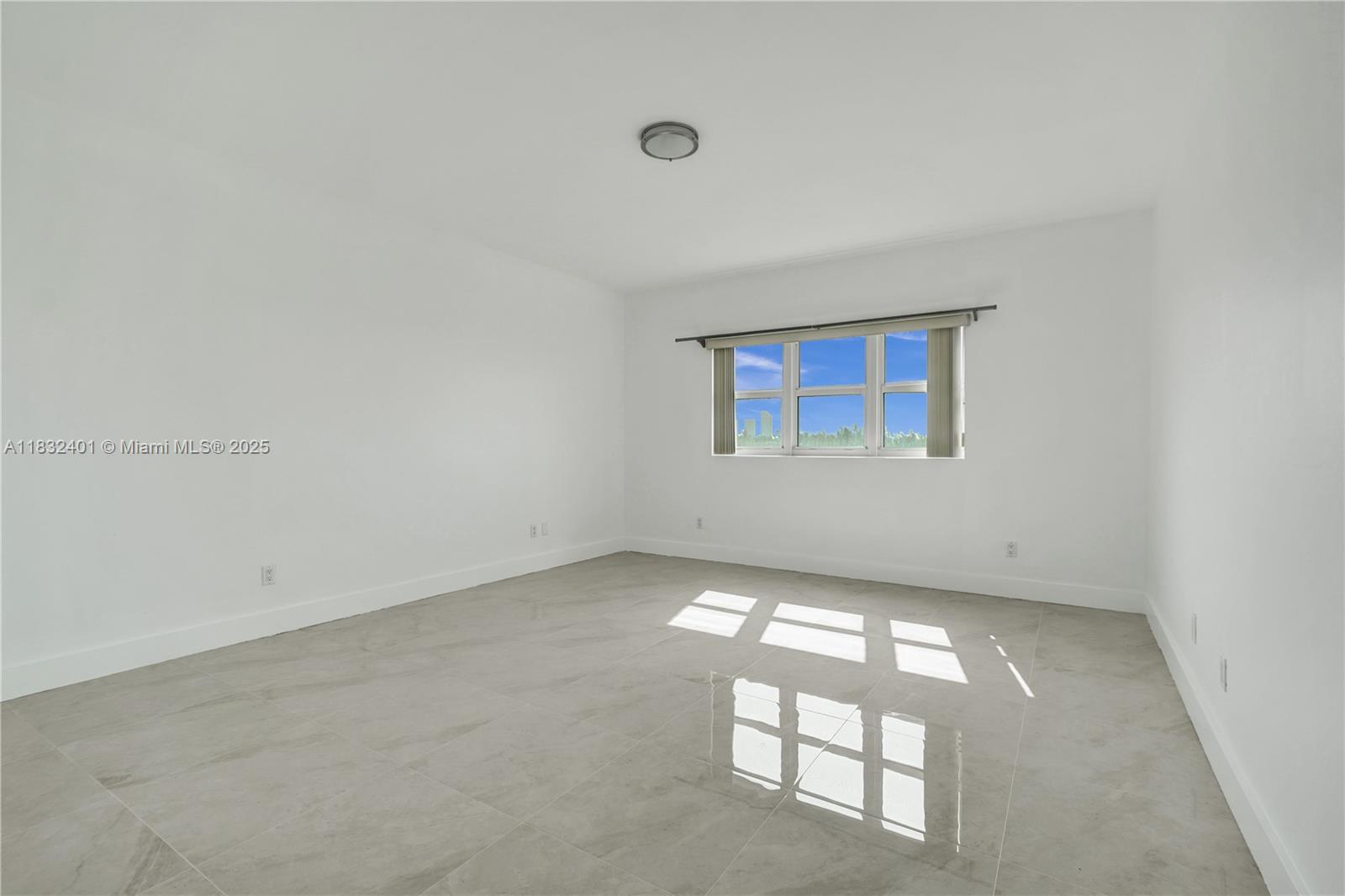 14951 Royal Oaks Ln # 806