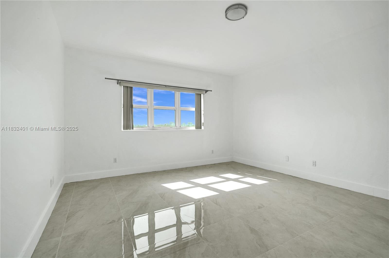 14951 Royal Oaks Ln # 806