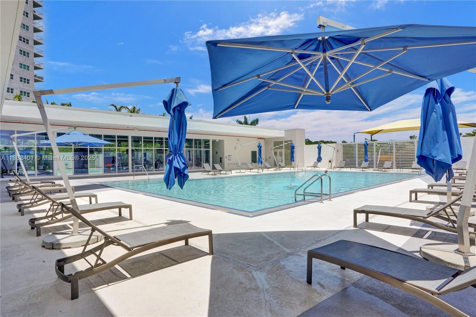 14951 Royal Oaks Ln # 806