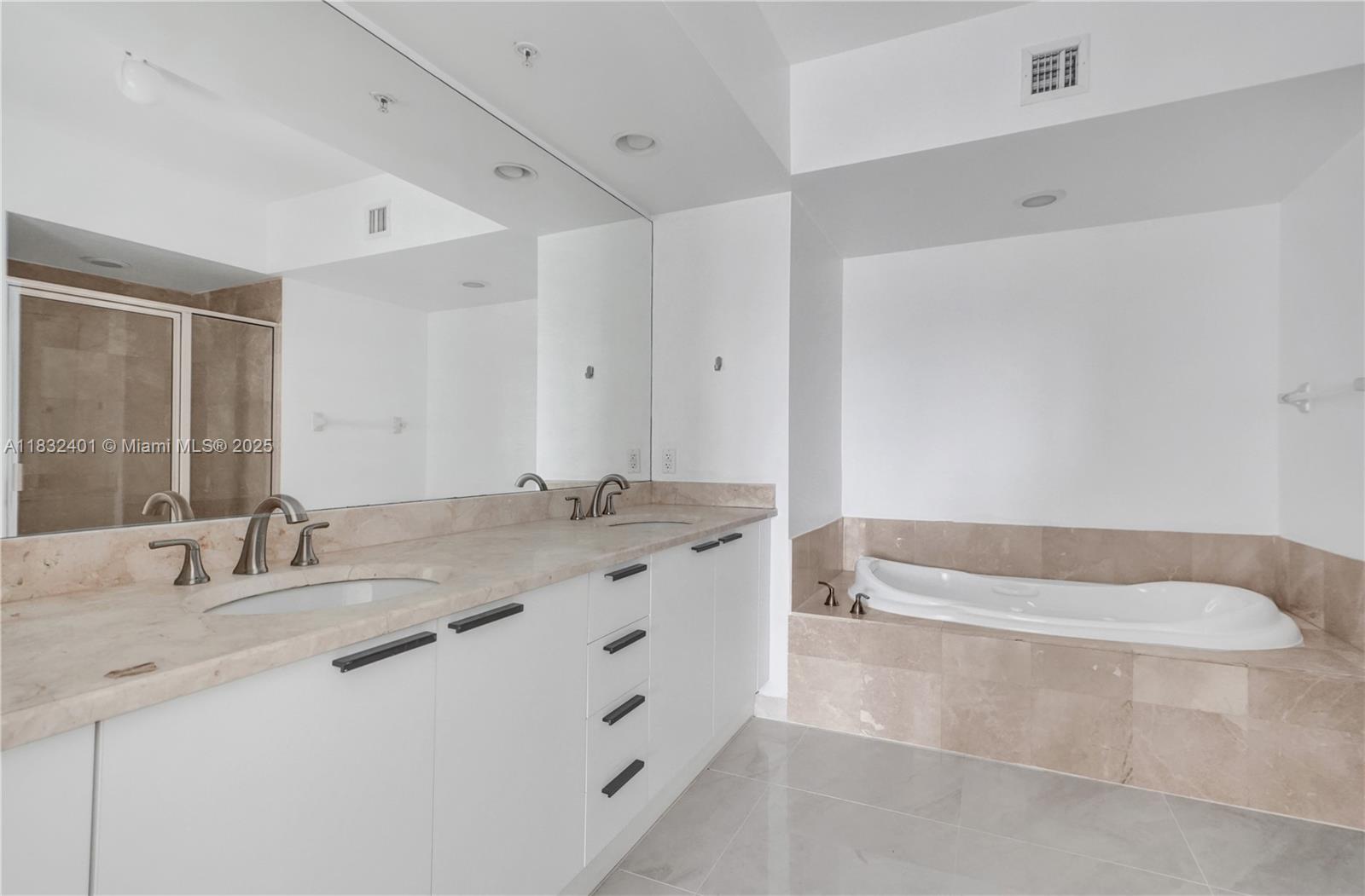 14951 Royal Oaks Ln # 806