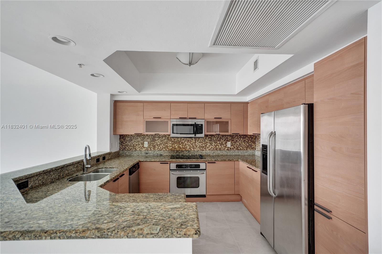 14951 Royal Oaks Ln # 806