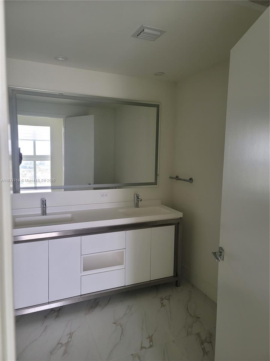 2000 Metropica Way # 2411