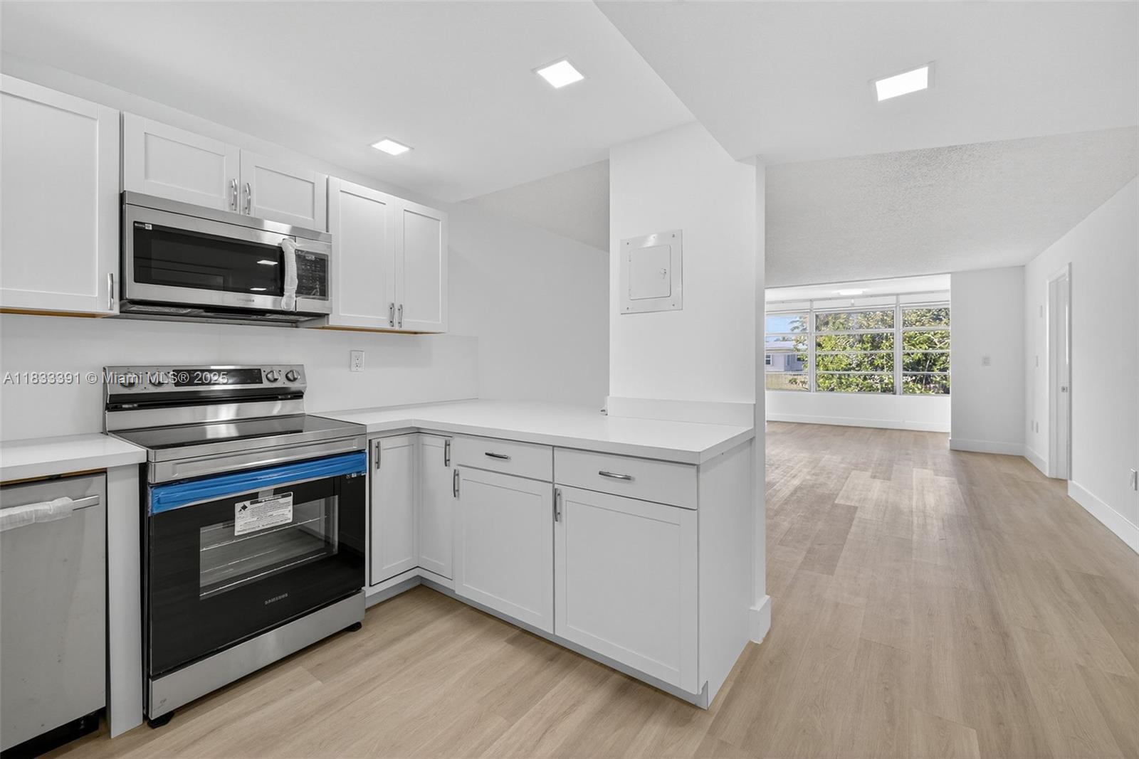 8305 Sunrise Lakes Blvd Unit: 104