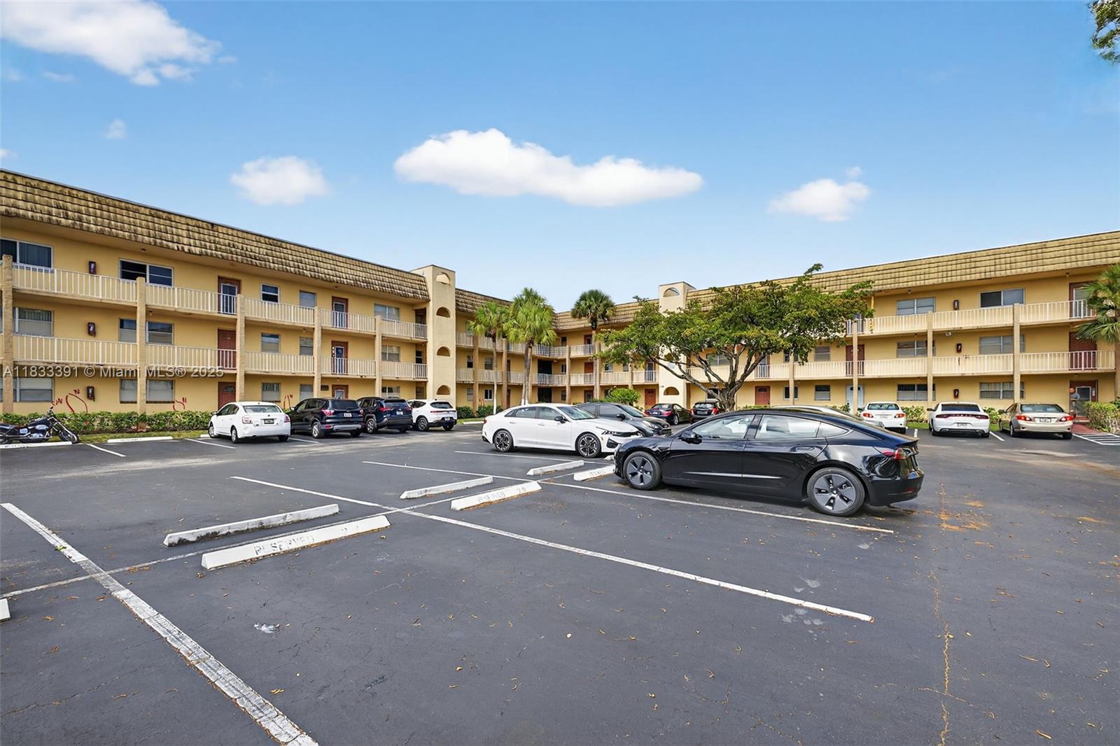 8305 Sunrise Lakes Blvd Unit: 104