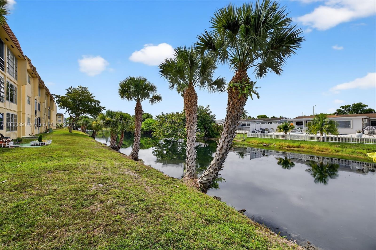 8305 Sunrise Lakes Blvd Unit: 104