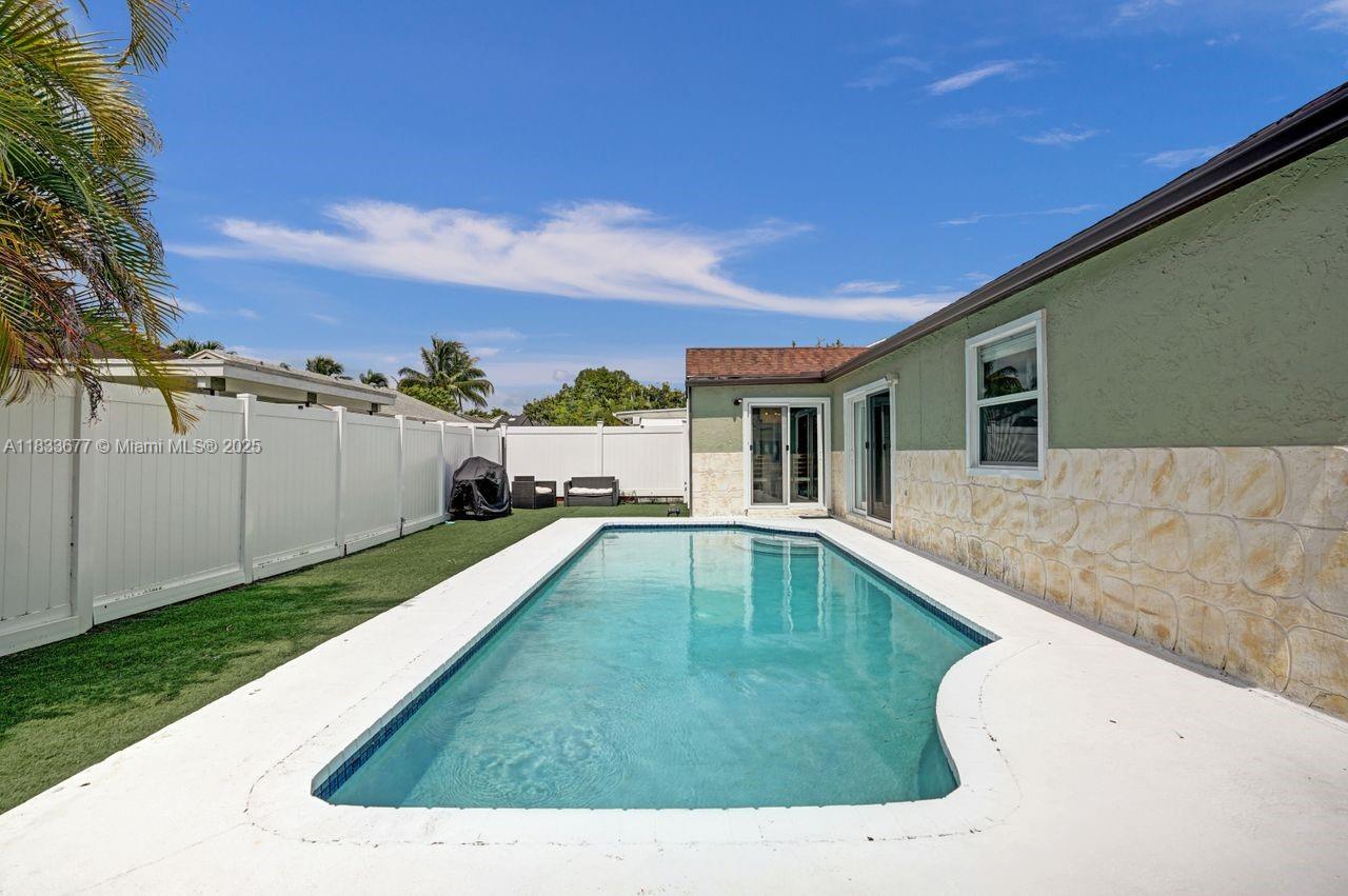 18998 Cloud Lake Cir