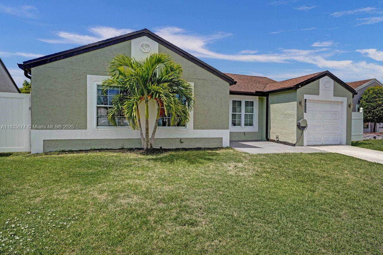 18998 Cloud Lake Cir