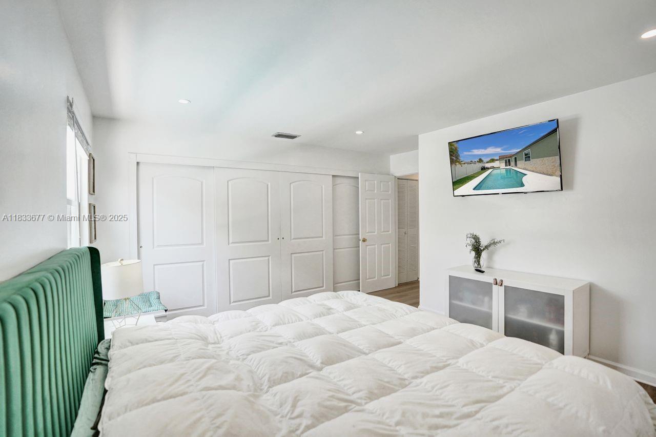 18998 Cloud Lake Cir