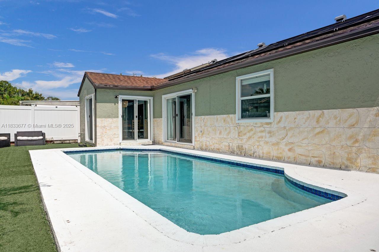 18998 Cloud Lake Cir
