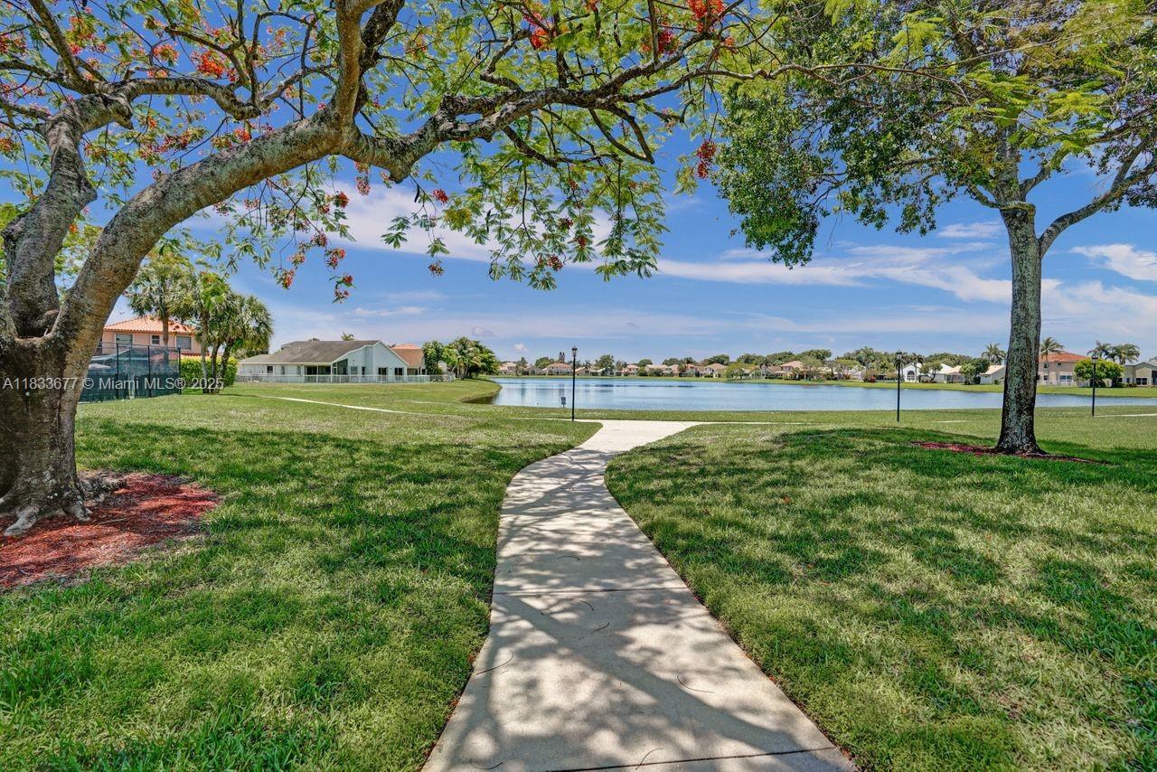 18998 Cloud Lake Cir